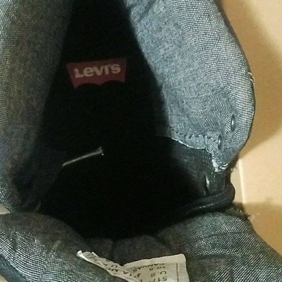 🎉 HOST PICK🎉 NWOT Levis Canvas Sneakers - Picture 6 of 7